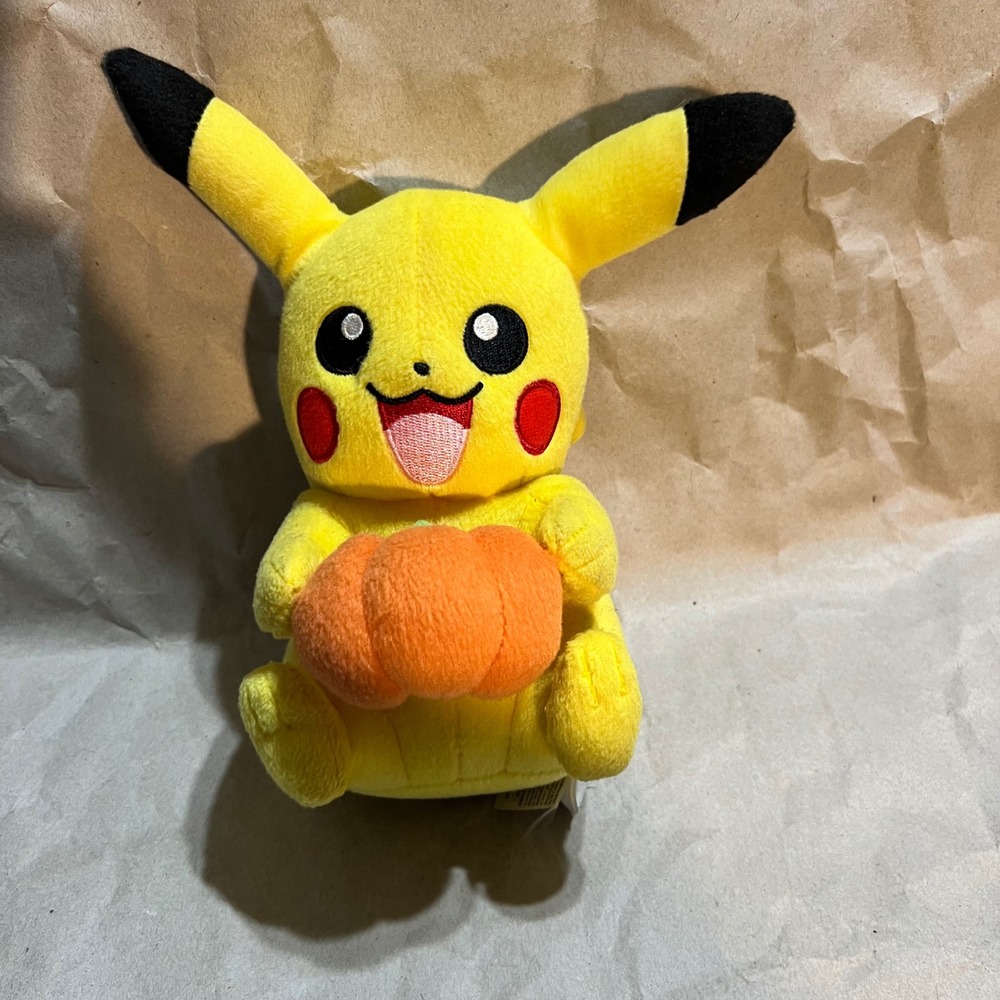 Tomy 8" Pikachu Plush Yellow‎ Halloween Pumpkin Pokemon T18630 2016 Holiday